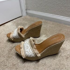 Charles David classic Wedge Sandals - Cream